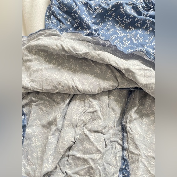 Brandy Melville Floral Skirt - Picture 2 of 3